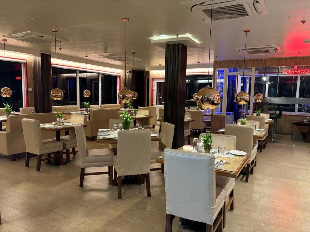 Āsansol Hotel Golden Orbit מראה חיצוני תמונה