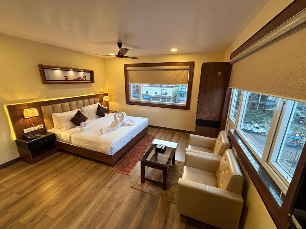 Āsansol Hotel Golden Orbit מראה חיצוני תמונה