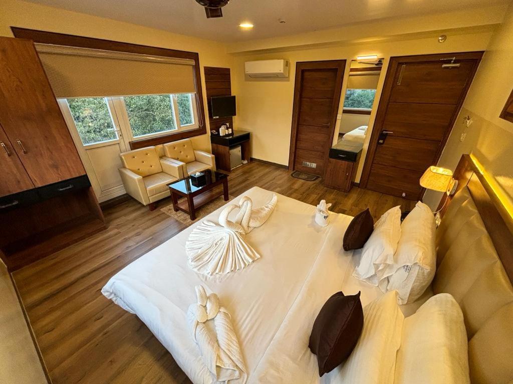Āsansol Hotel Golden Orbit מראה חיצוני תמונה