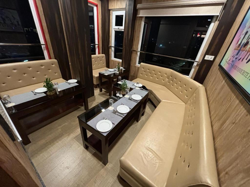 Āsansol Hotel Golden Orbit מראה חיצוני תמונה